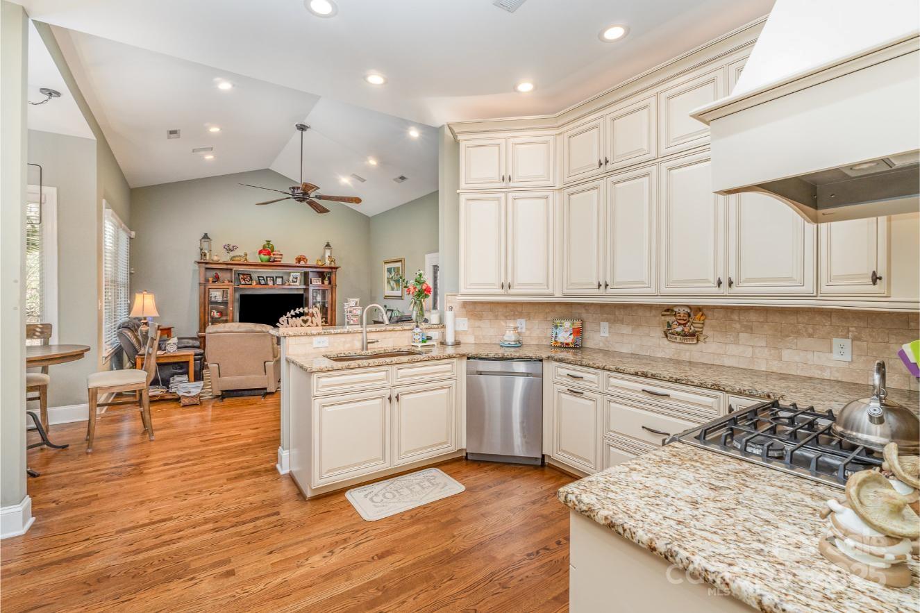 Lake Club Commons - Residential