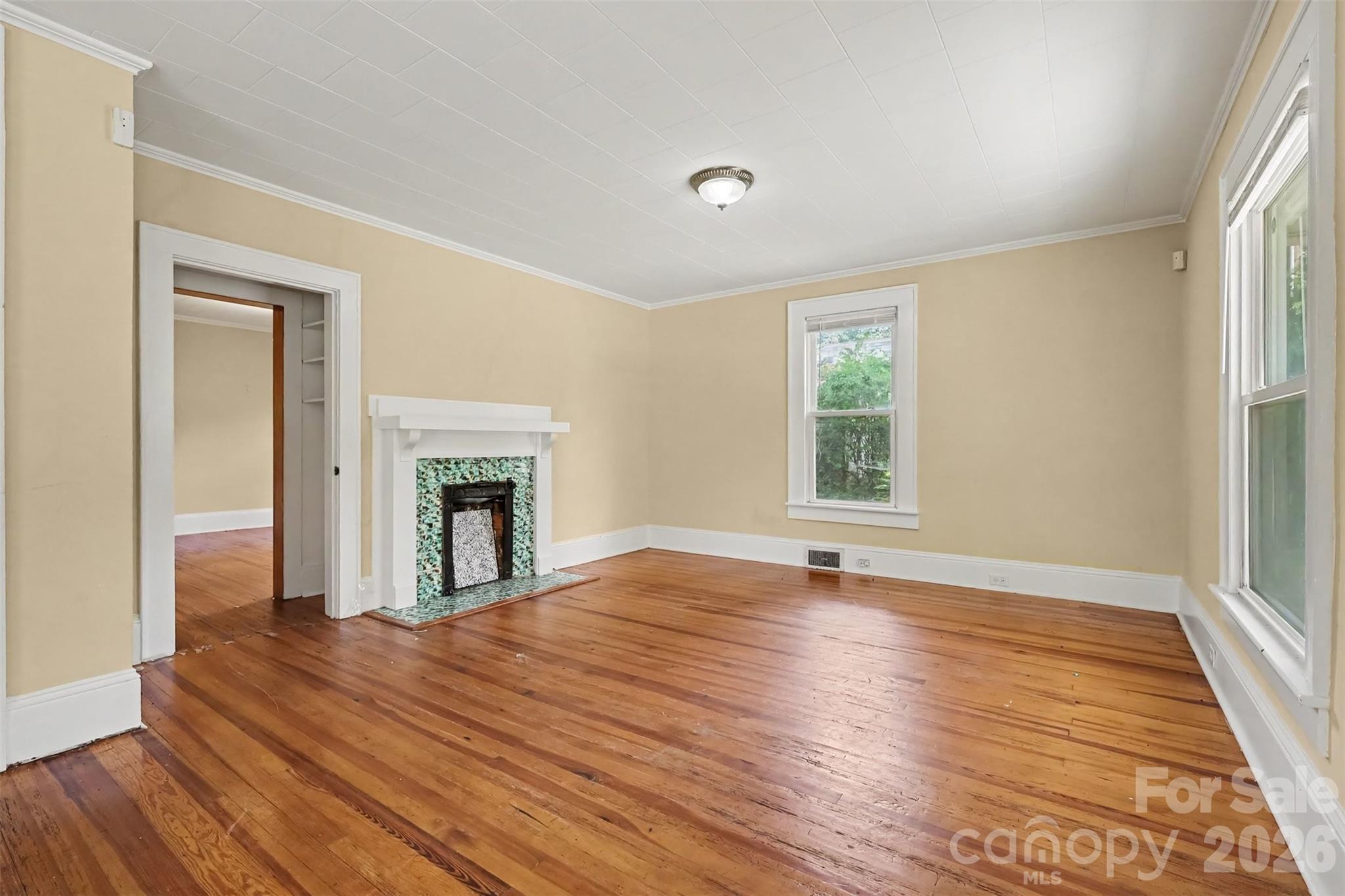 126 E Division Avenue