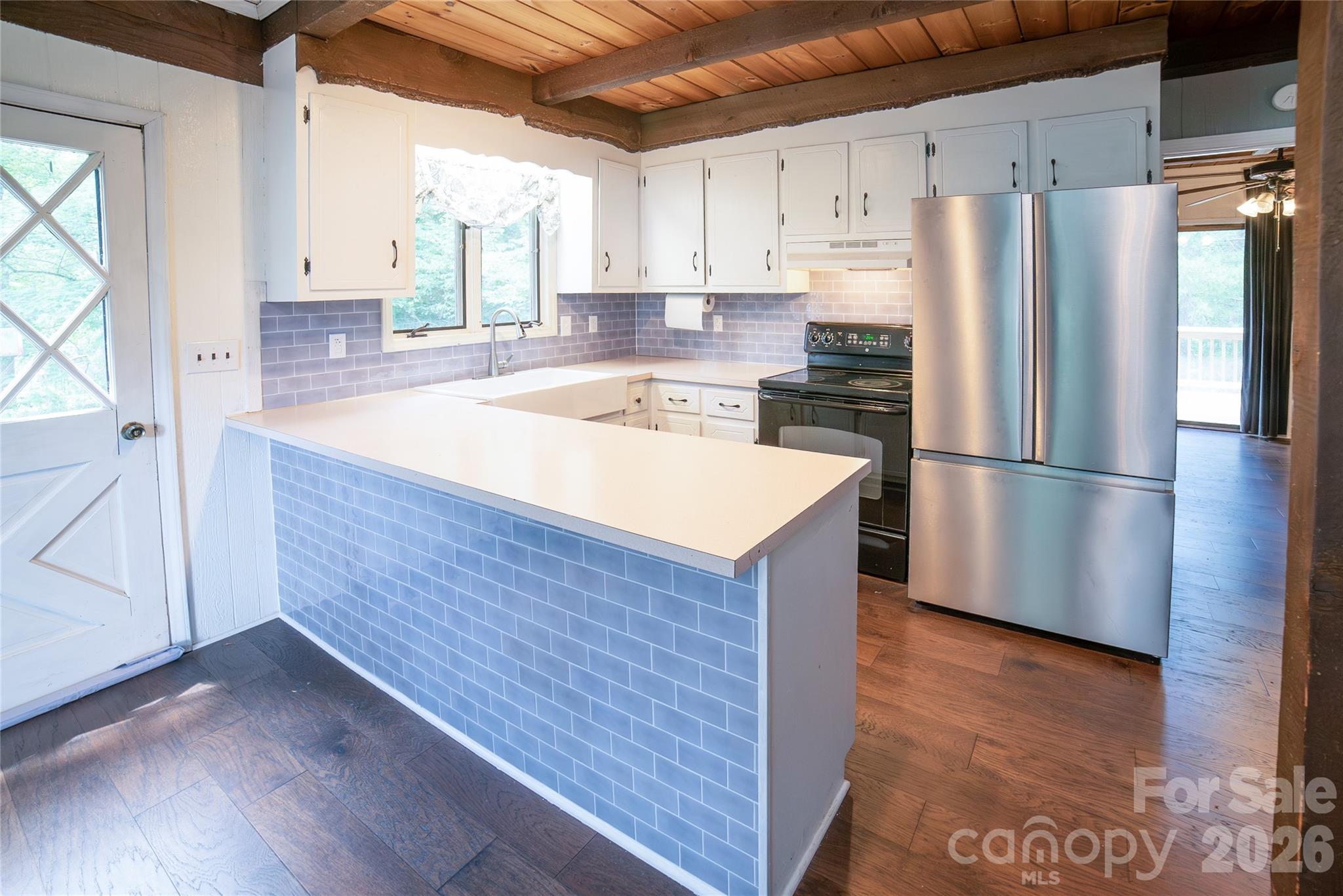 3555 Majestic View Place