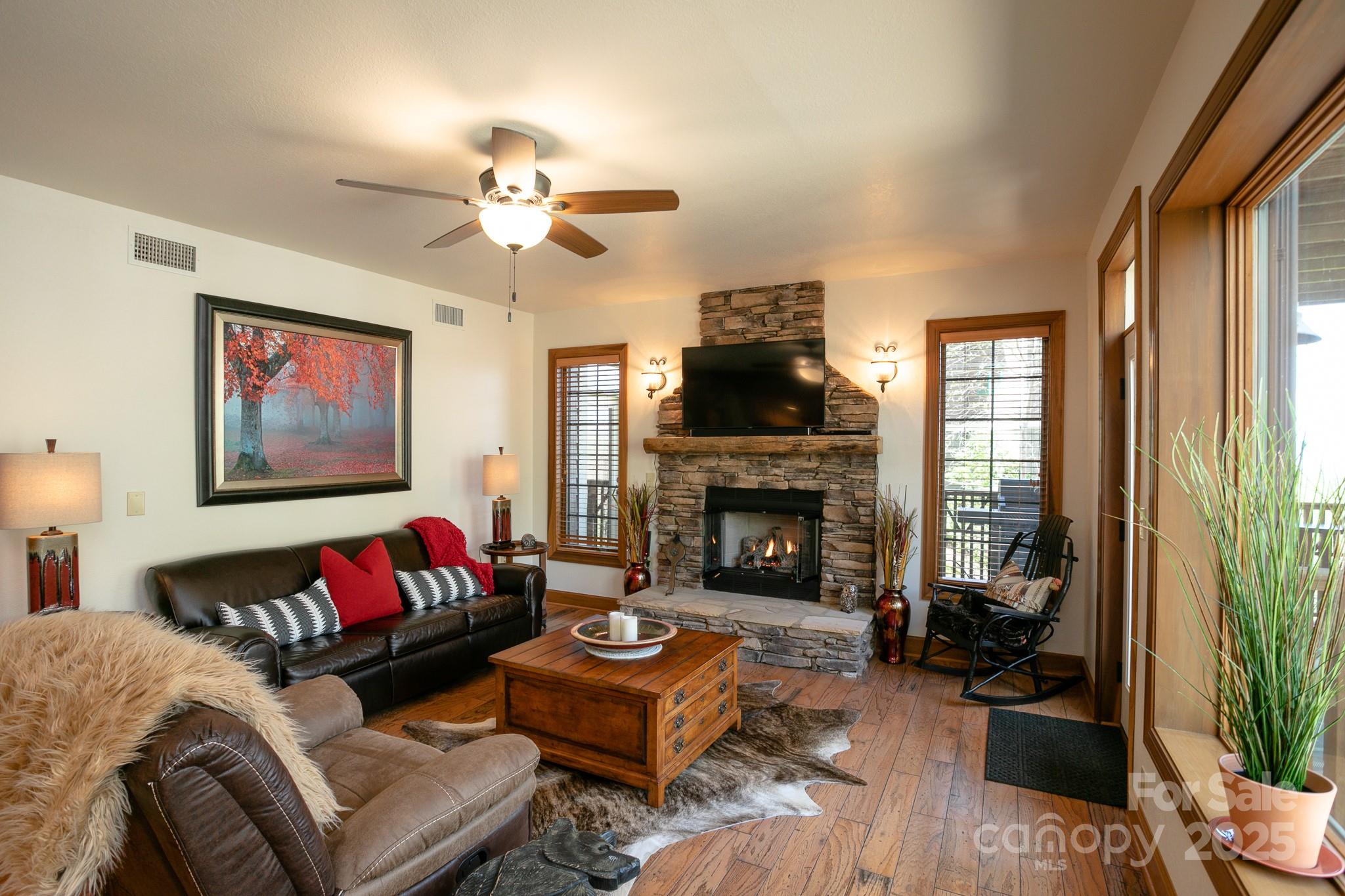 81 Creekside Way F/101