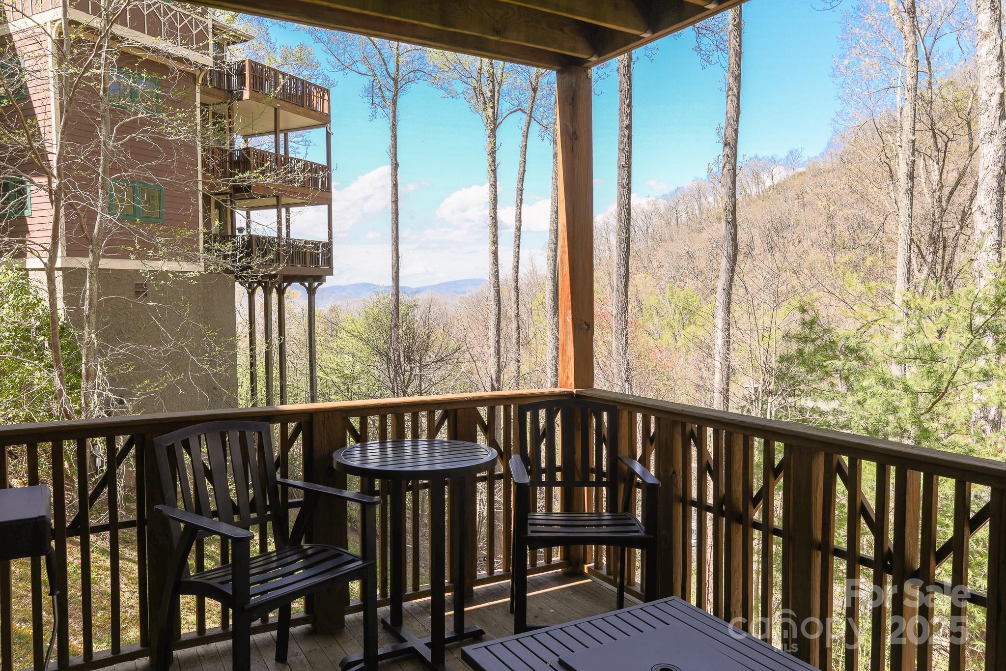81 Creekside Way F/101