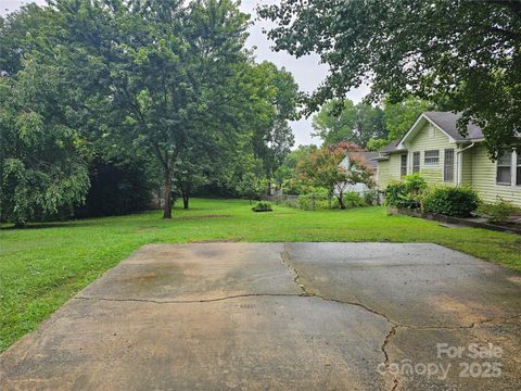 Photo of 15 Fisher Ferry Street, Thomasville, NC 27360 (MLS # 4329195)
