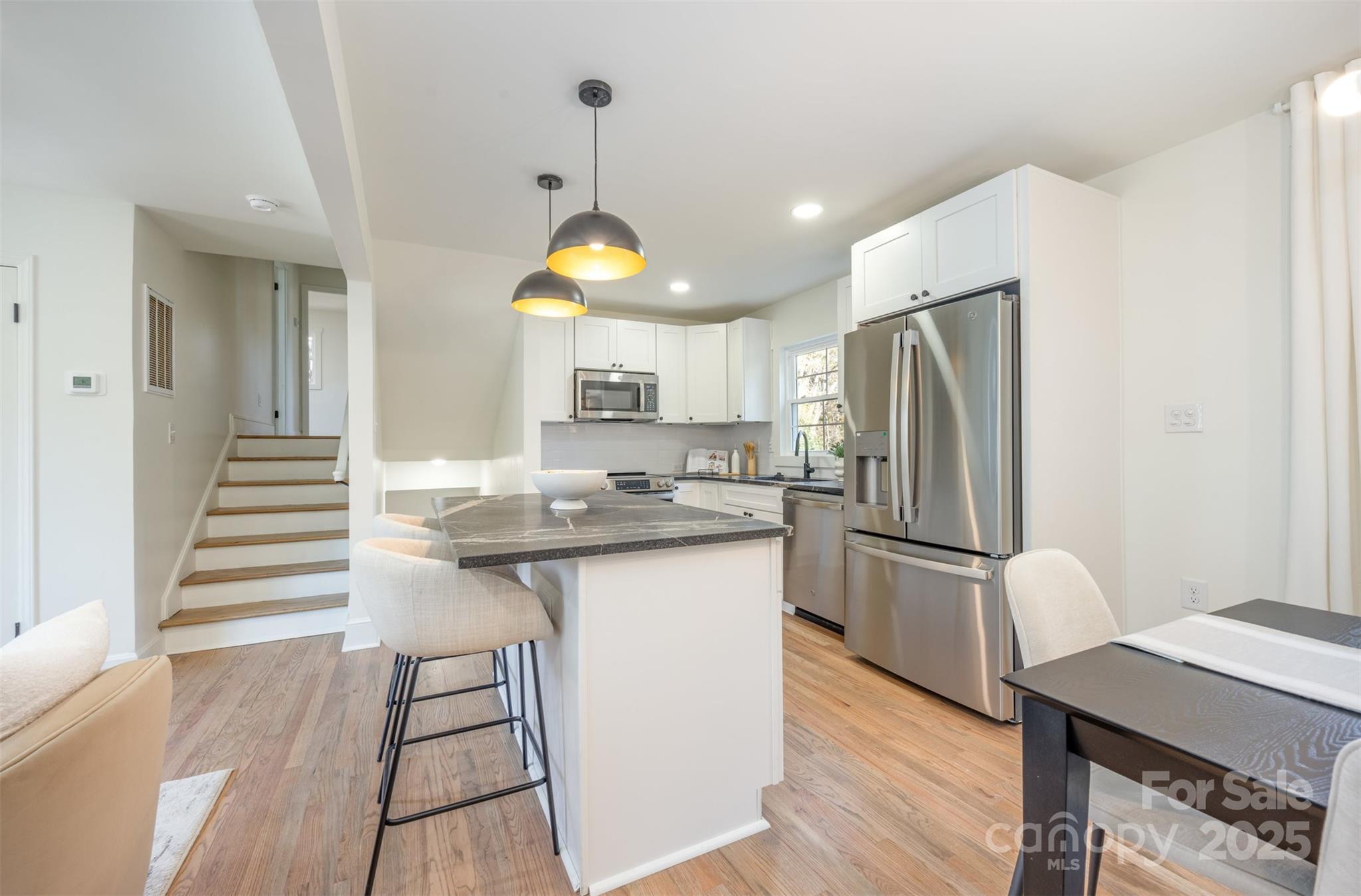 7329 Thorncliff Drive