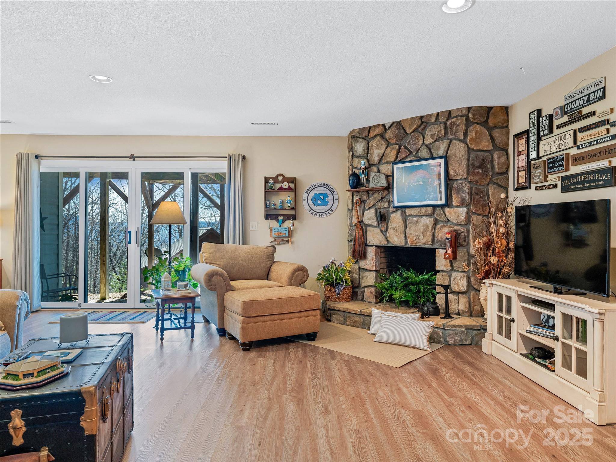 Hawks Point - Residential