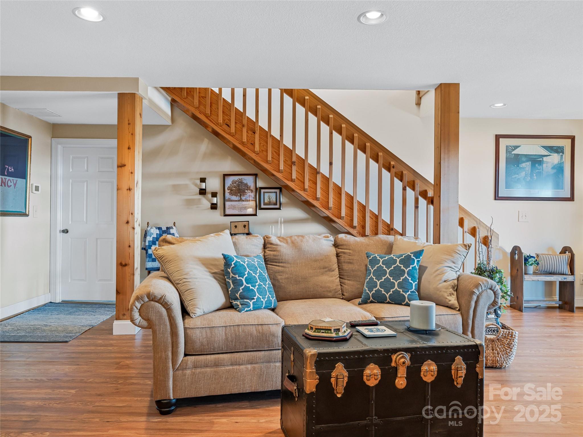 Hawks Point - Residential