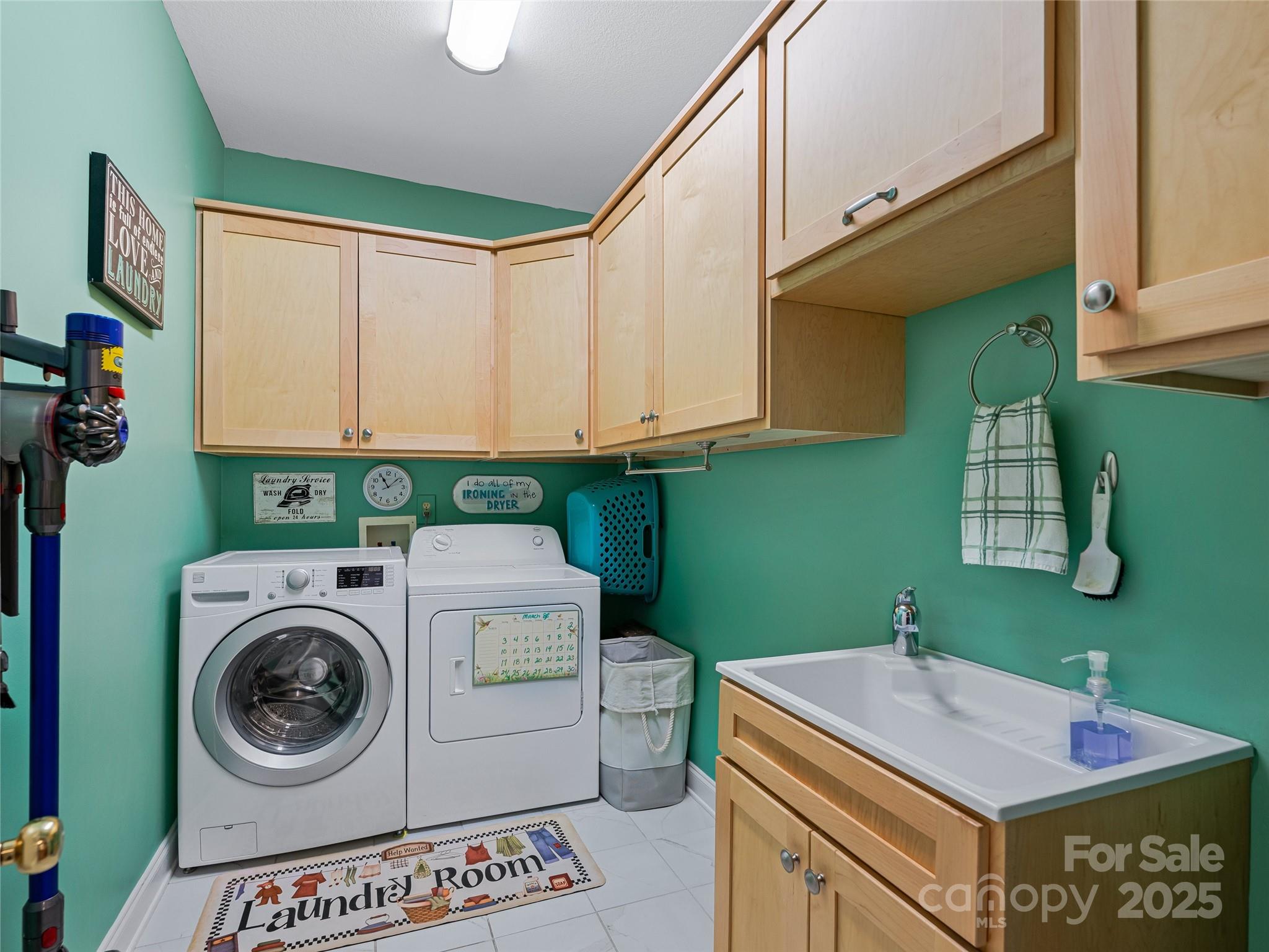 Hawks Point - Residential