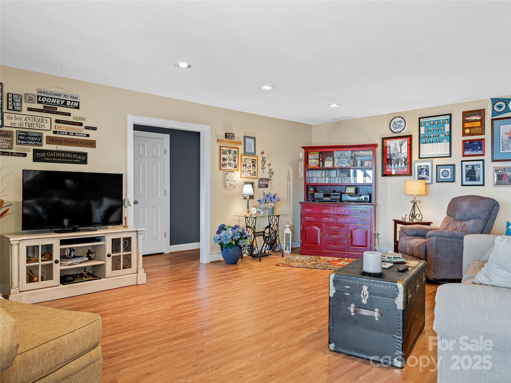 Hawks Point - Residential