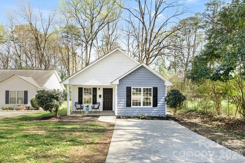 Photo of 913 Tennyson Drive, Charlotte, NC 28208 (MLS # 4418627)