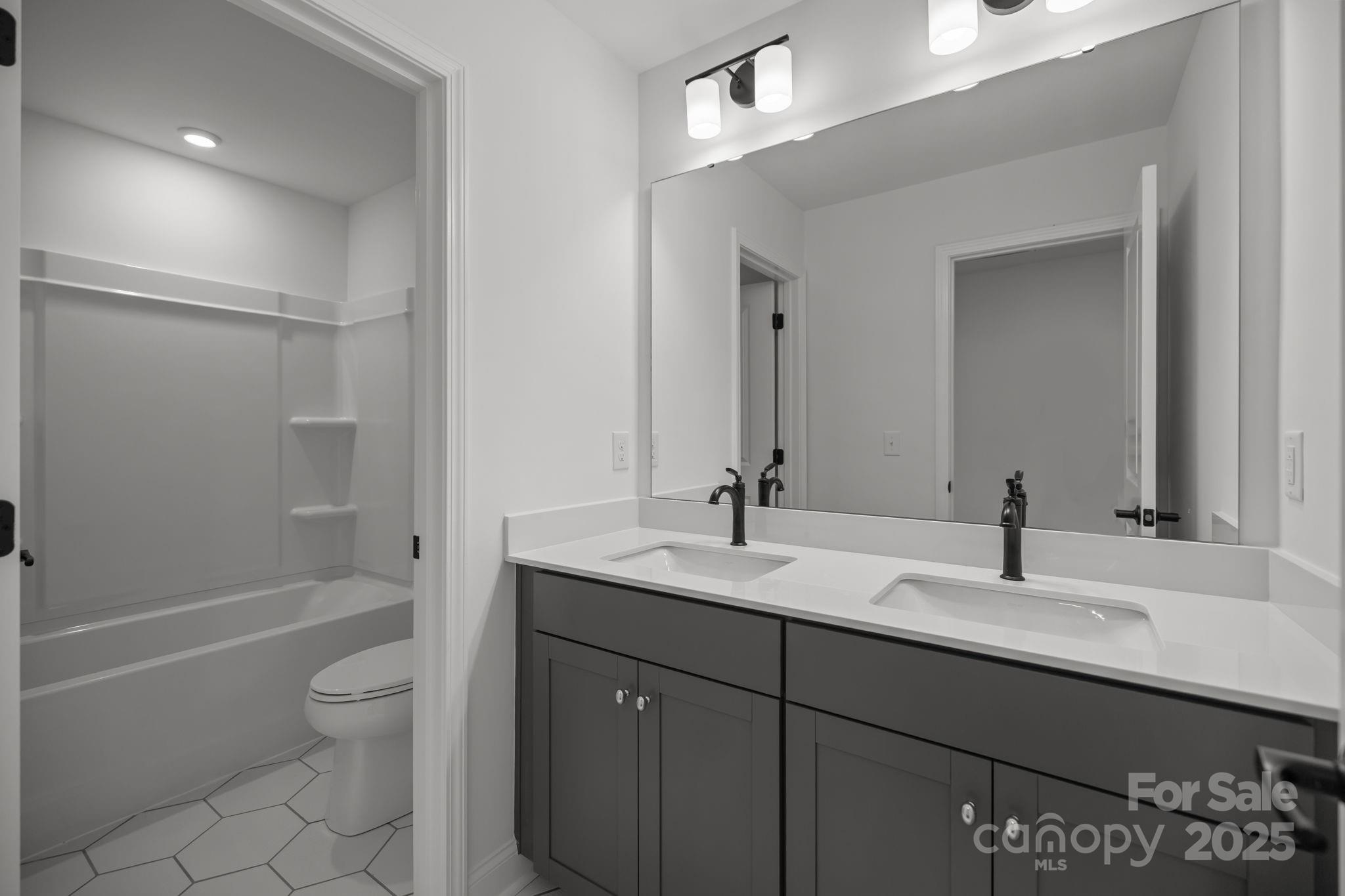 Lakeside Glen - Residential