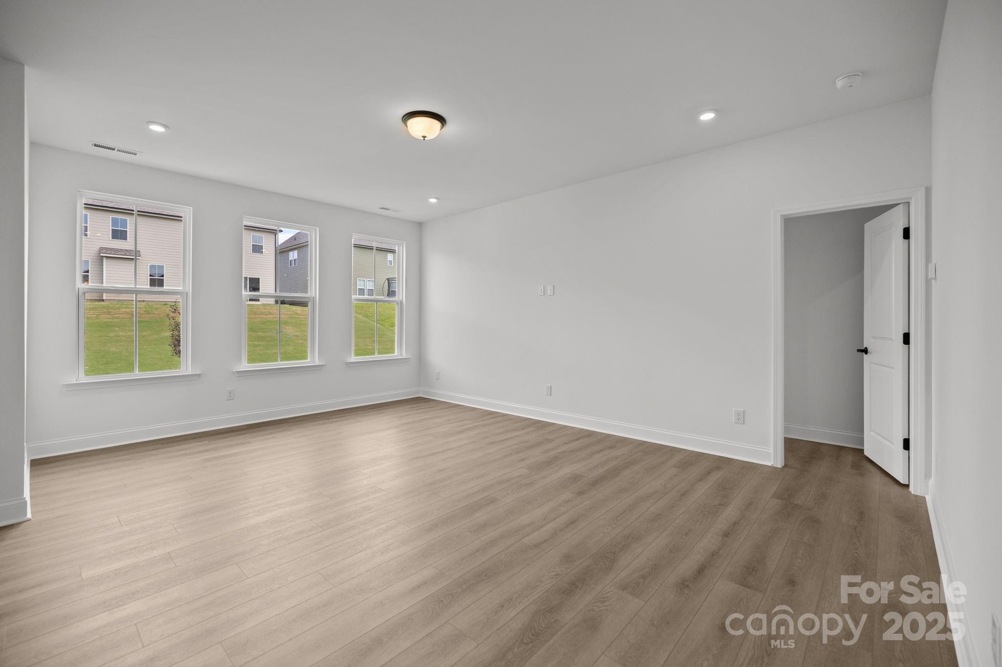 Lakeside Glen - Residential