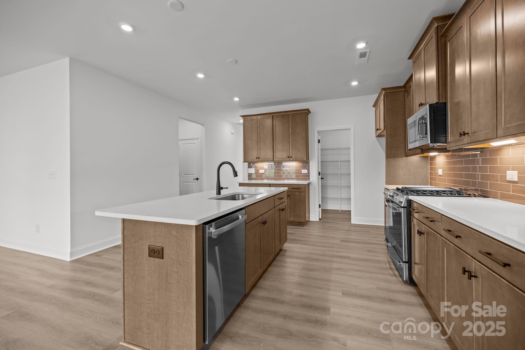 Lakeside Glen - Residential