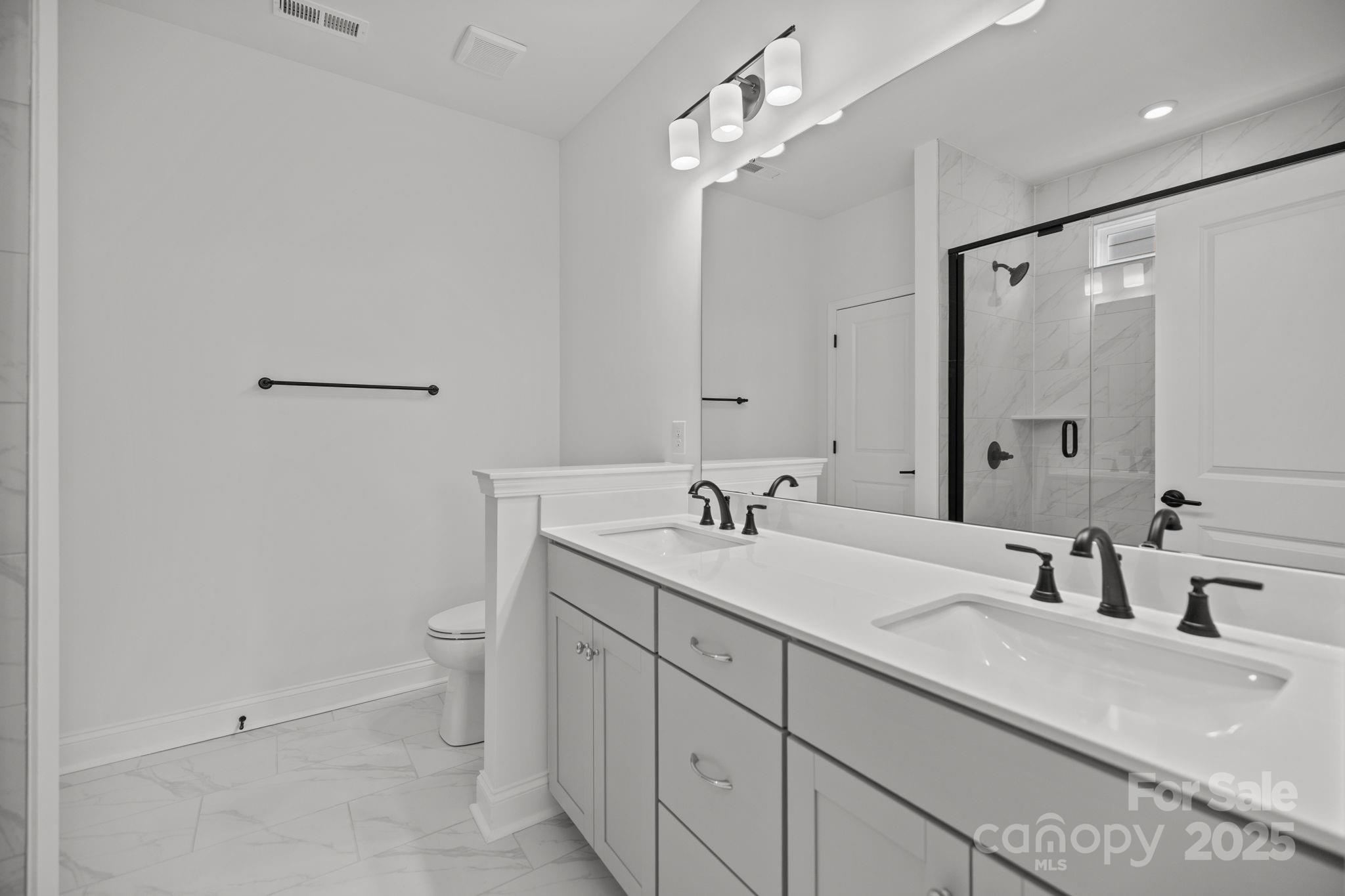 Lakeside Glen - Residential