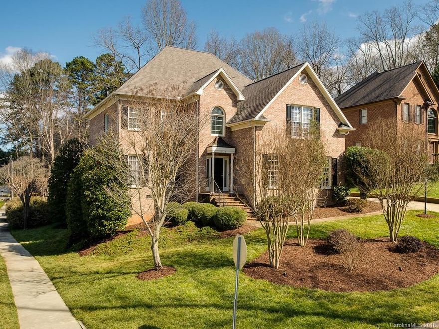 Gorgeous Cotswold area brick home, convenient to Uptown & SouthPark.Great Floorplan!2-story Entry Hall, Formal LR/DR. Spacious KT [SS appliances] & Breakfast area open to 2-story GR w/ wall of windows & gas FP. Refinished hardwoods on main;beautiful reclaimed heart of pine floors up.Natural light throughout.Recent interior paint. 2014 HVAC & 50 gallon WH. 2013 Screened porch w/ skylights & tile floor overlooks well-manicured fenced backyard & saltwater pool. Walk-in crawl space.