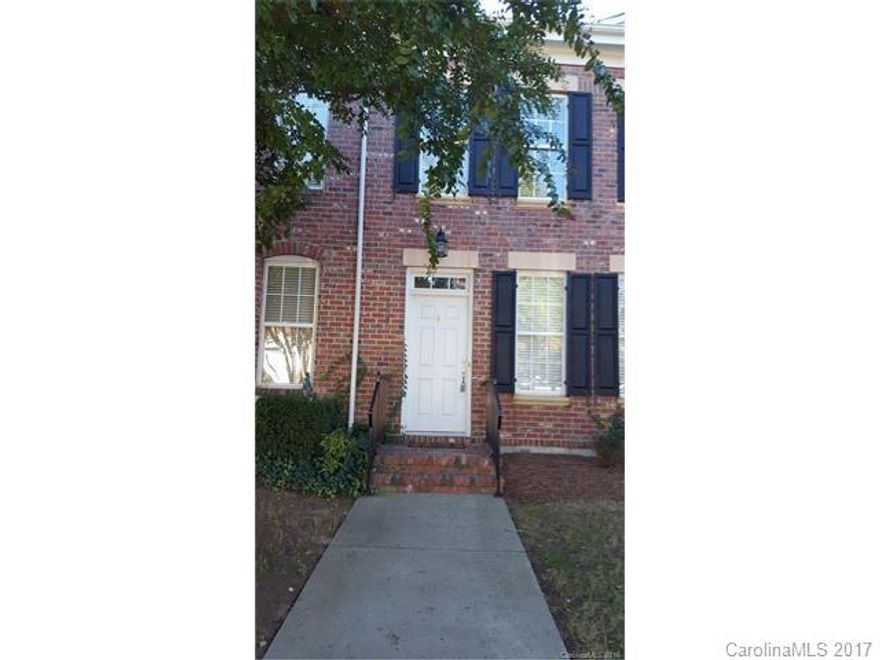 Location, location, location.  Great neighborhood with close proximity to shopping, I-77 and excellent schools. 2 bedroom, 2 1/2 bath townhome with oversized detached 1 car garage. Living room has fireplace.
