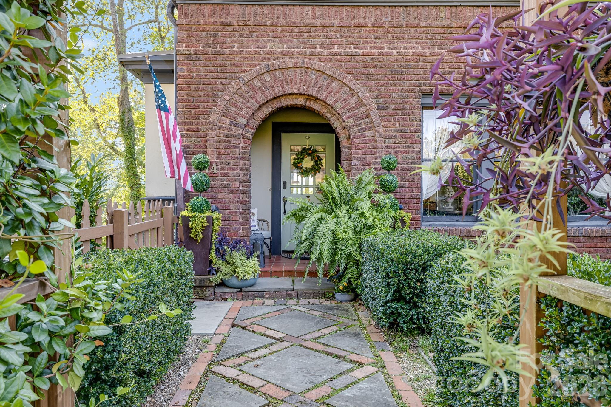 74 Saint Dunstans Circle