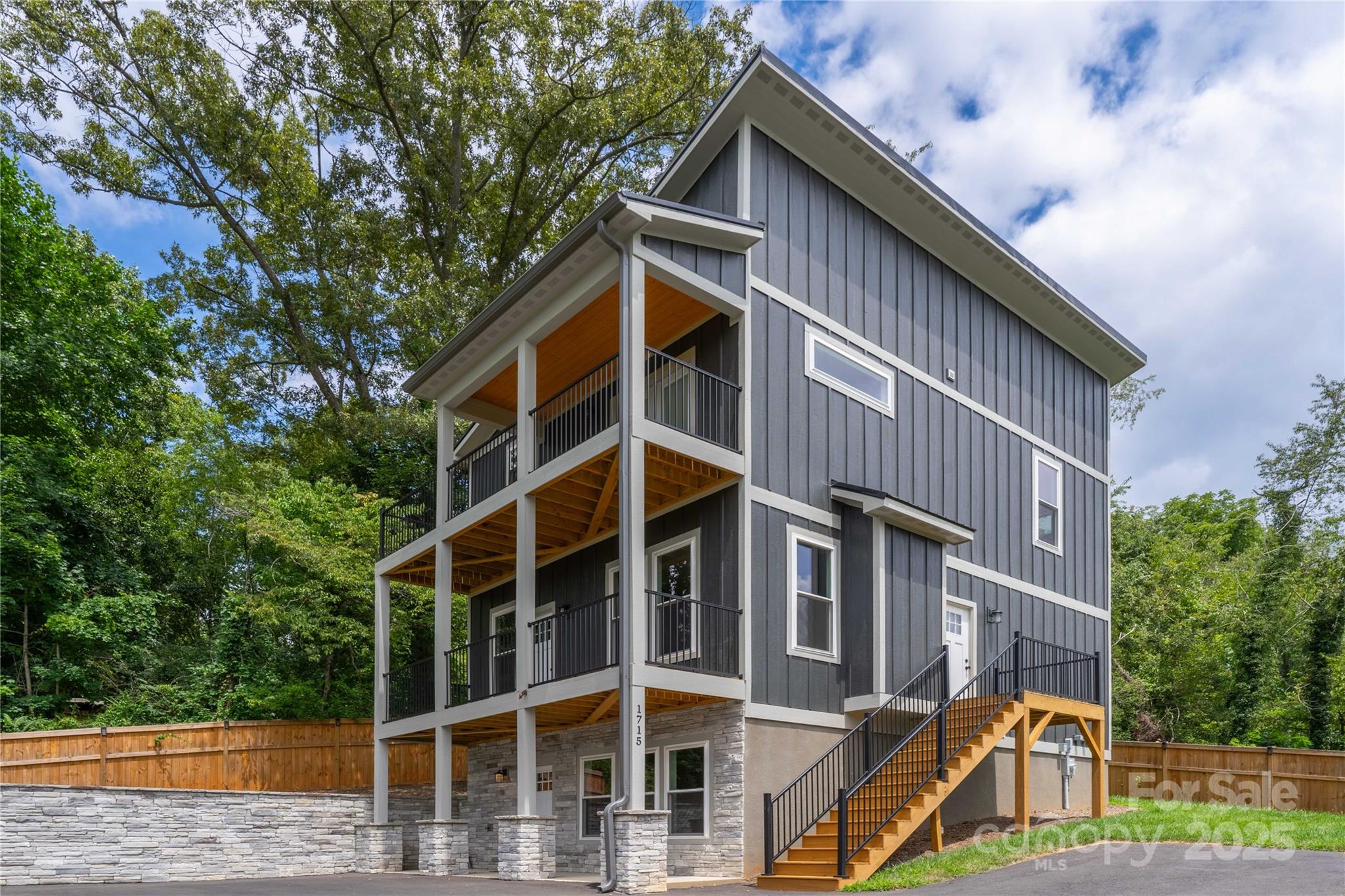 1715 Old Haywood Road