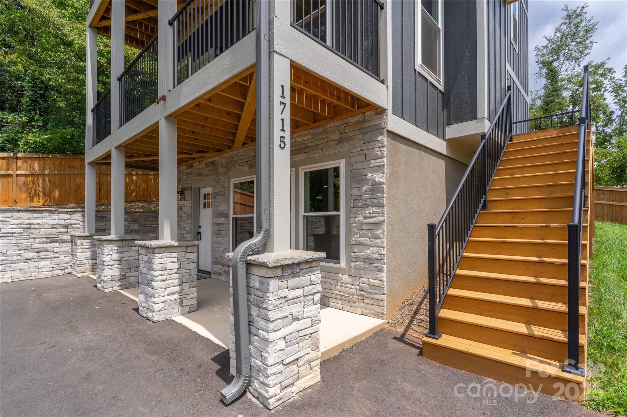 1715 Old Haywood Road