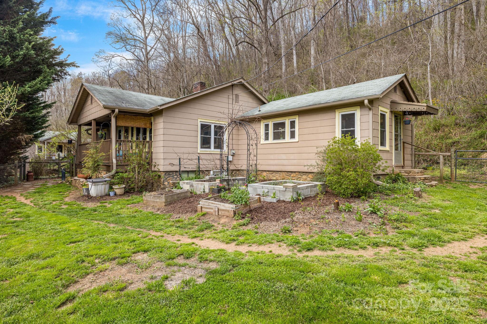 1041 Groundhog Road