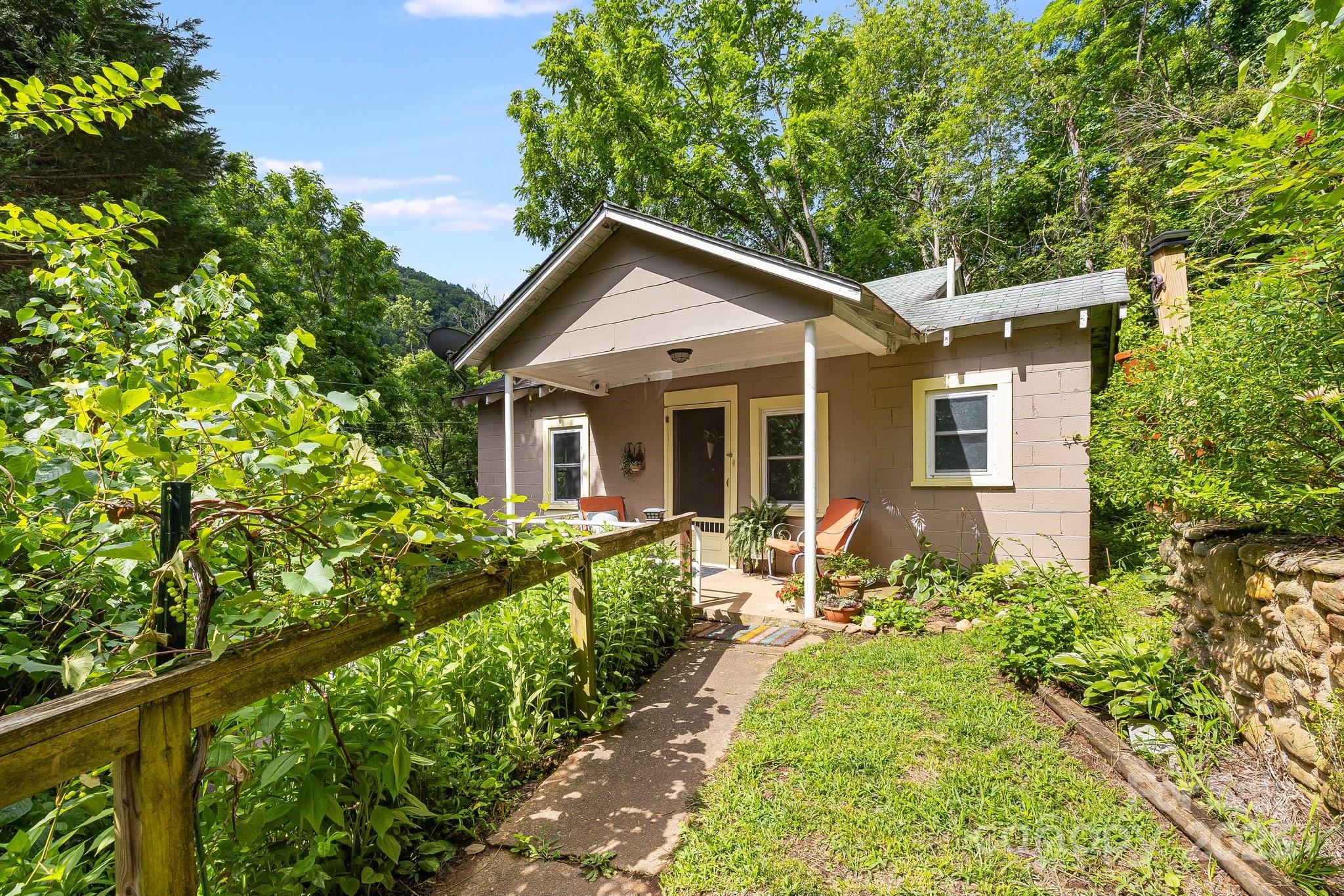 1041 Groundhog Road
