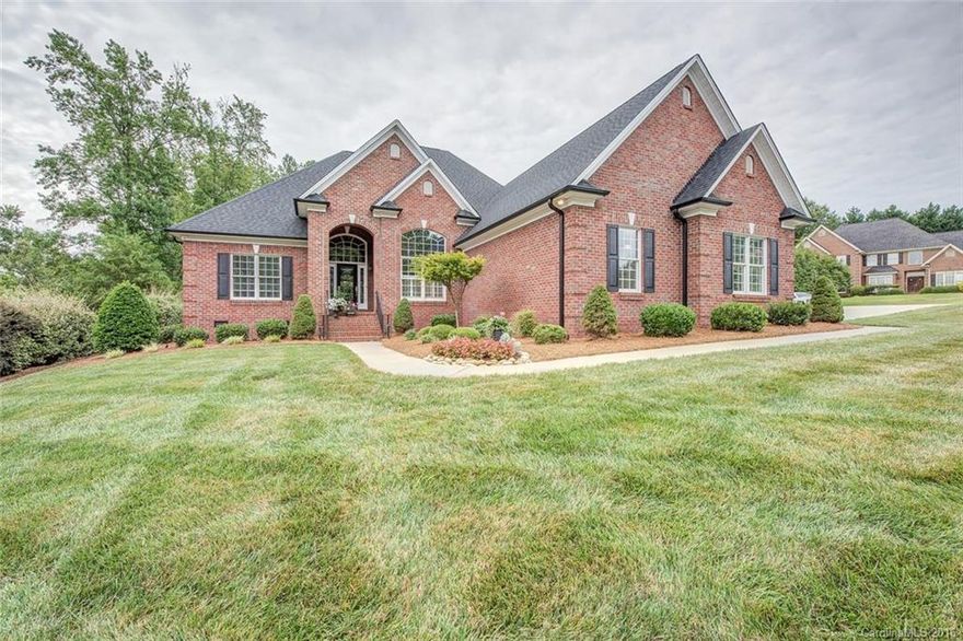 Near the Gaston Country Club, This home is Absolutely Gorgeous Custom Built split Floorplan with hardwood throughout, Great room with coffer ceiling, gas fireplace with granite surround, Kitchen is a chefs dream with granite countertops, bar area with sitting, gas cooktop, custom cabinets with pull outs, Large master suite, tray ceiling, Master bath has duel sinks, soaking tub, eramice tile shower, walk in closet, Bonus room/4th bedrm has full bath up. surround sound, walk in storage. must see.