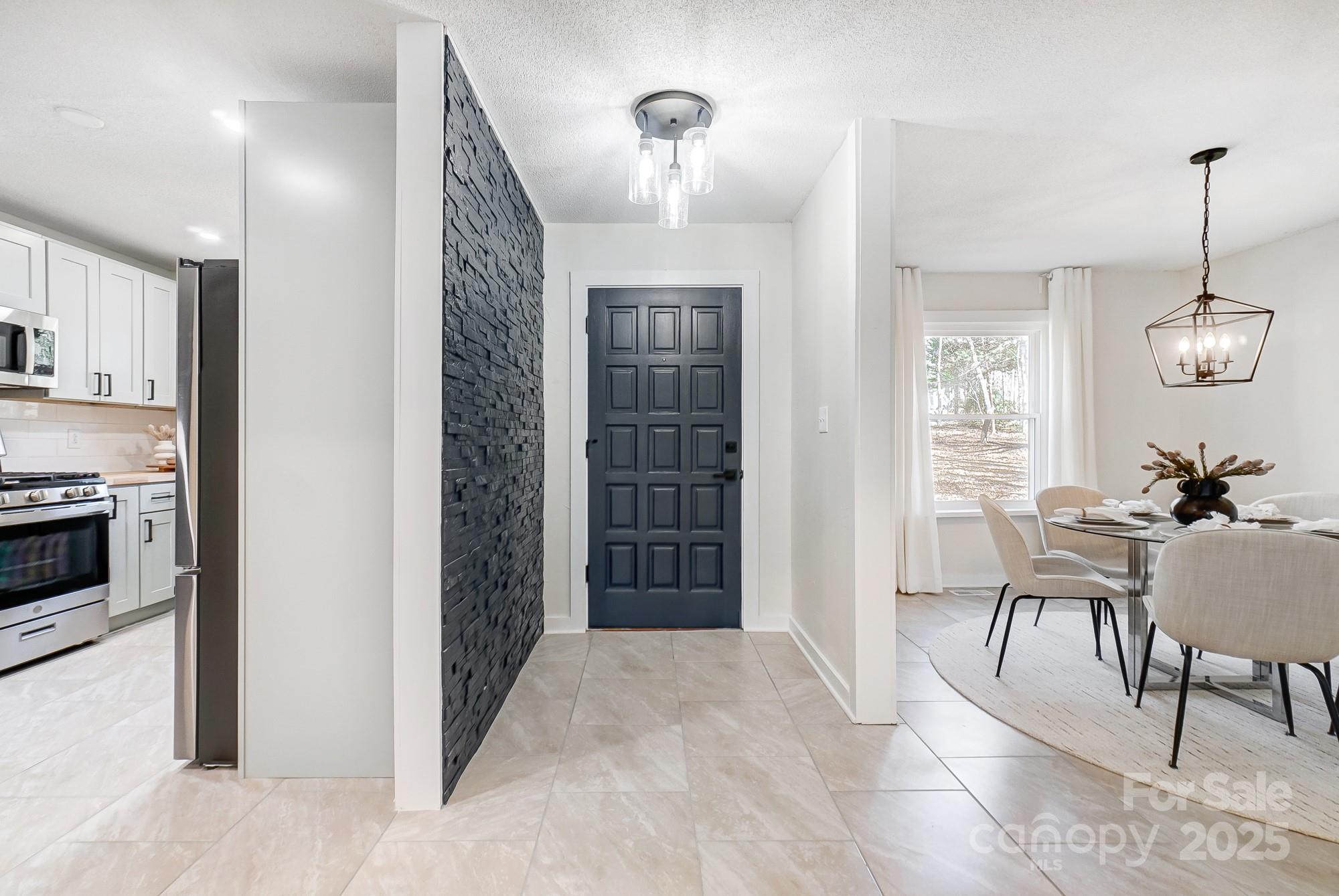 4125 Rivendell Lane