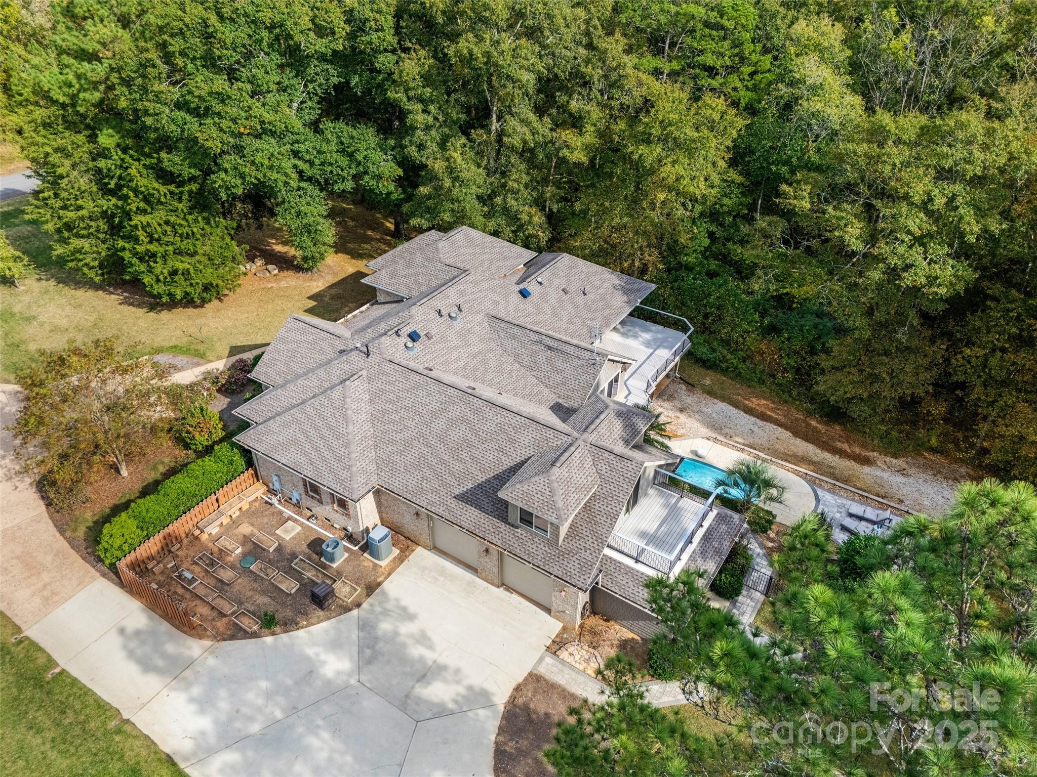 The Gates At Eastview - Residential