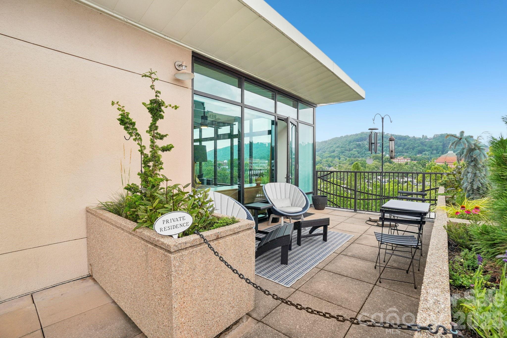 60 North Market - Residential