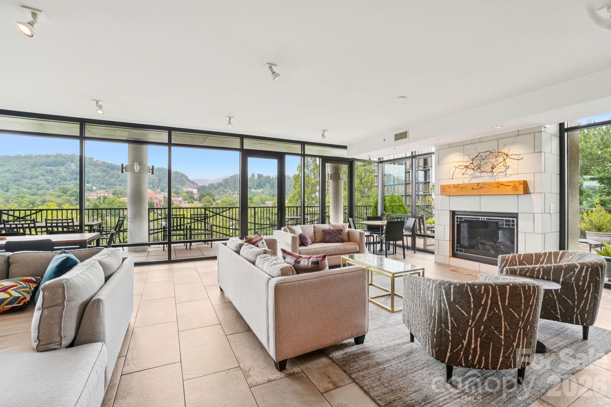 60 North Market - Residential