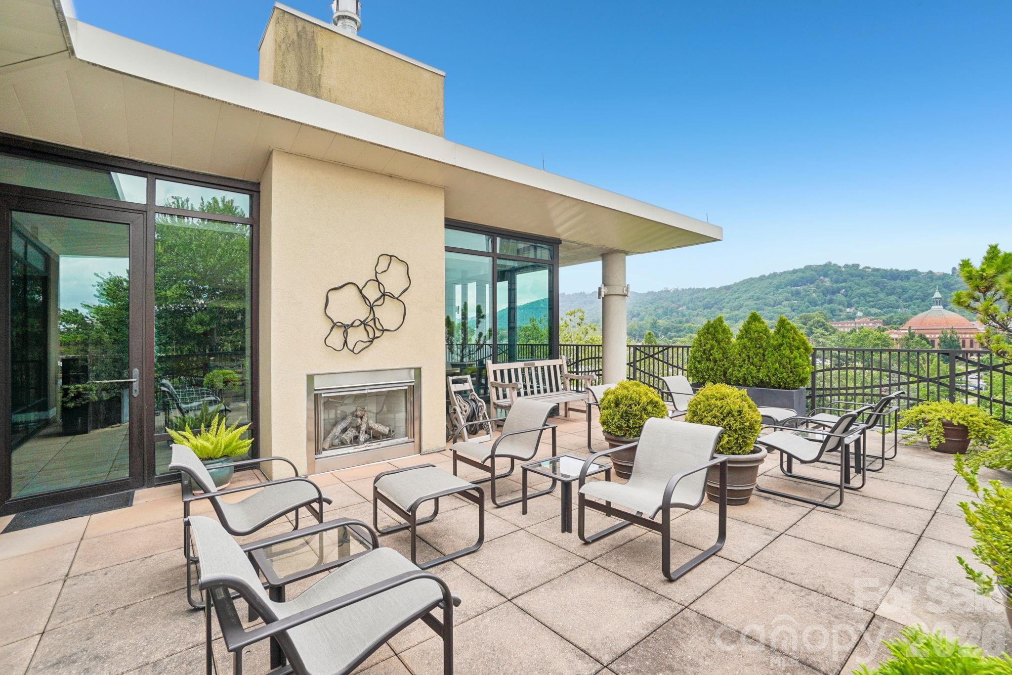 60 North Market - Residential