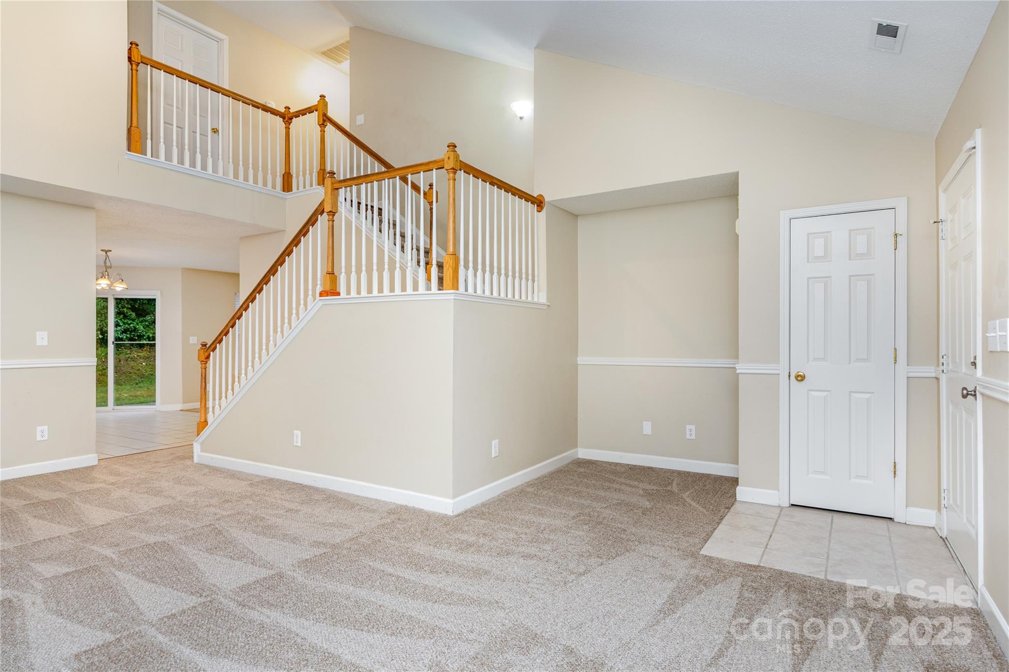 9135 Simonton Drive