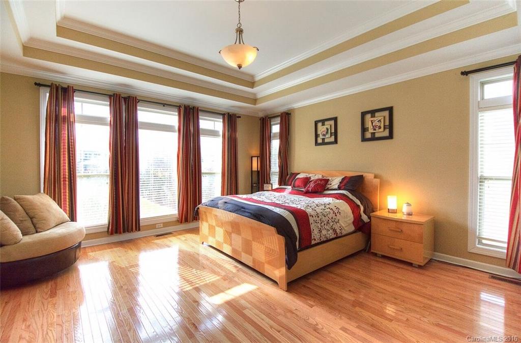 Hollister - Residential