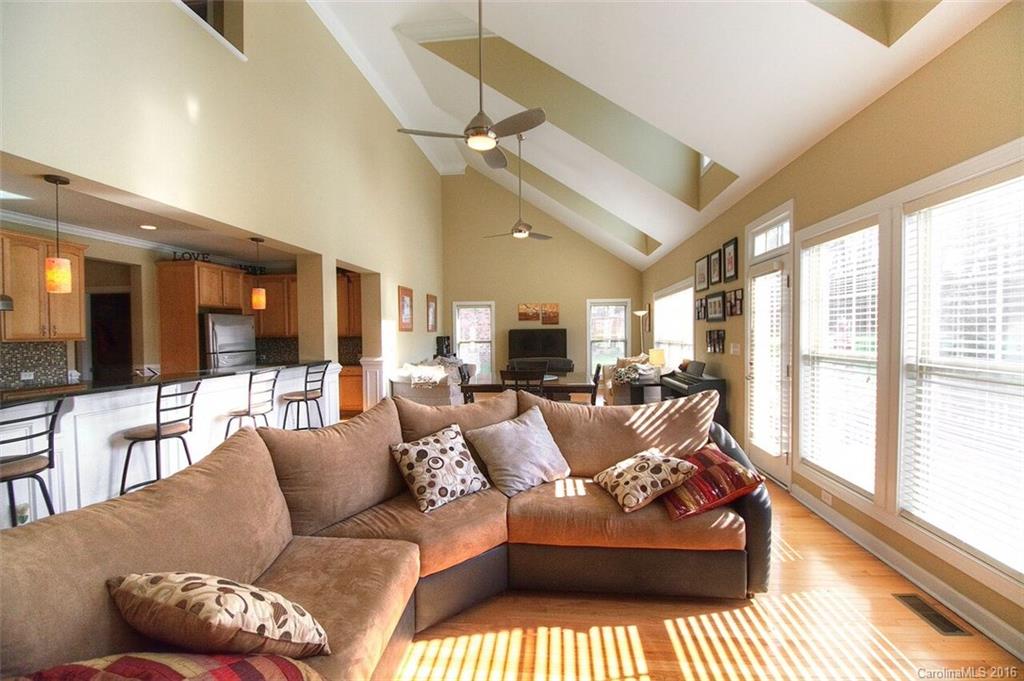 Hollister - Residential