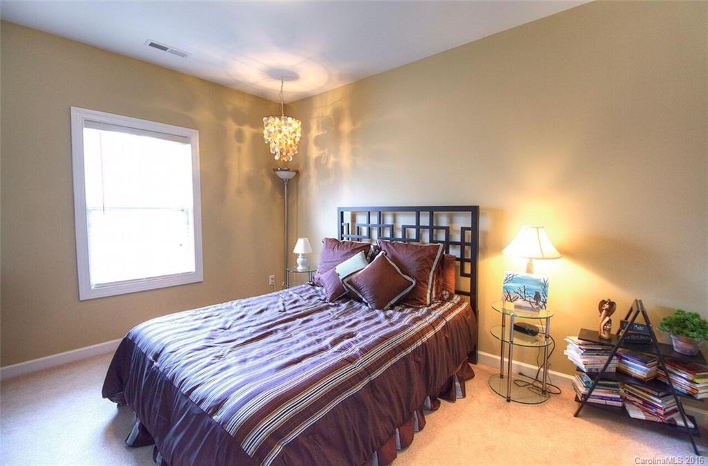 Hollister - Residential