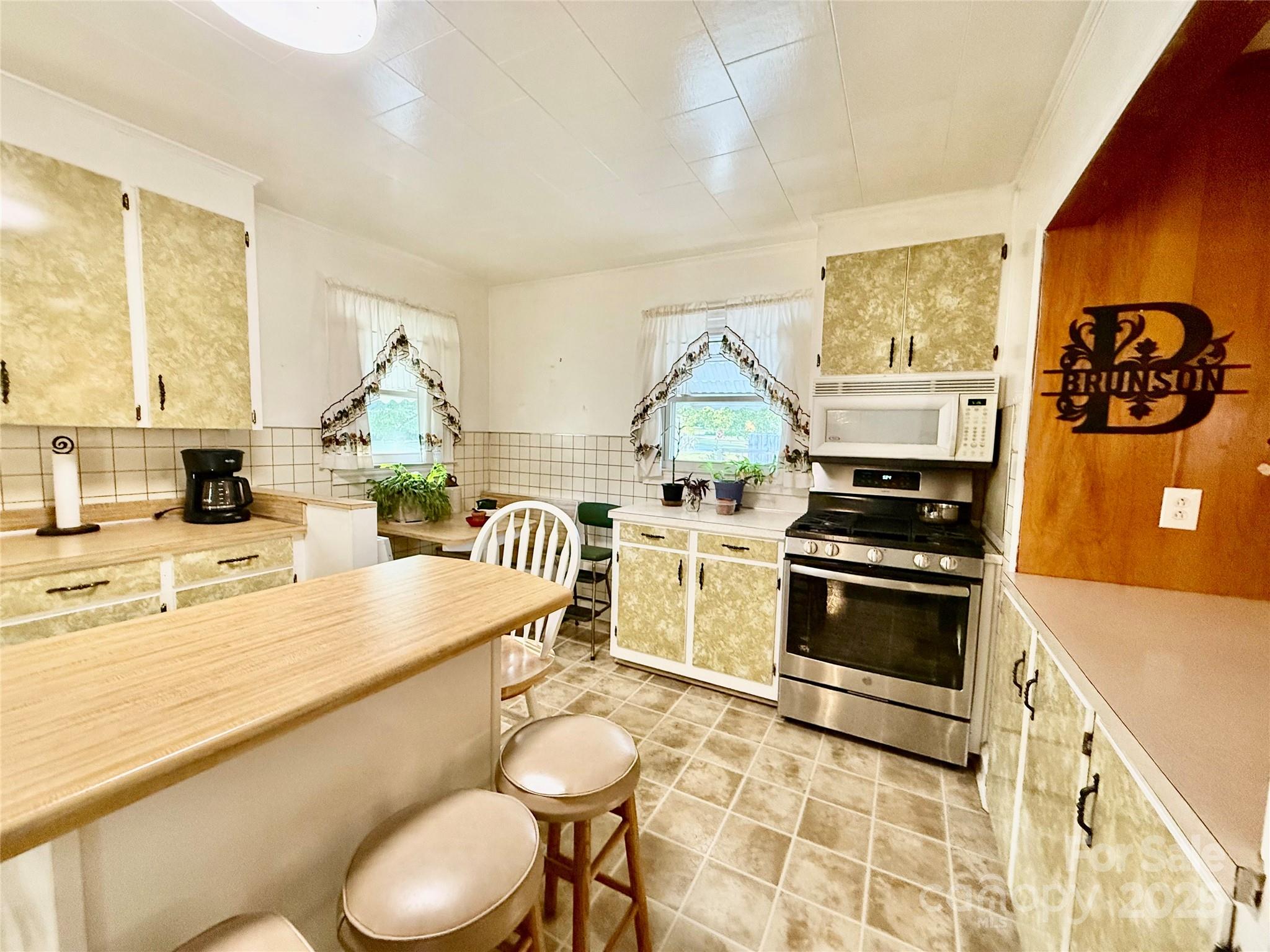 103 Magnolia Avenue