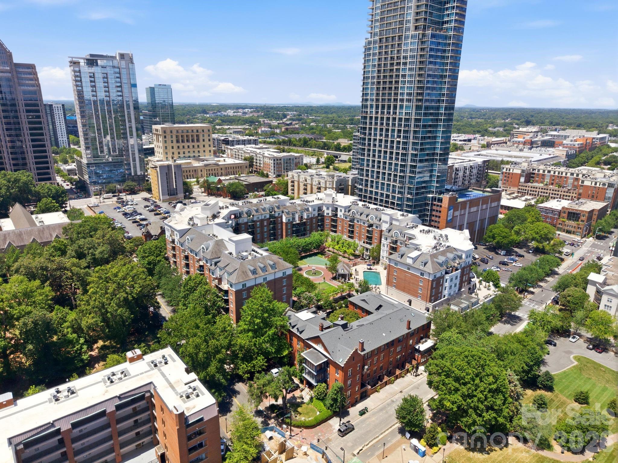 300 W 5th Street 546