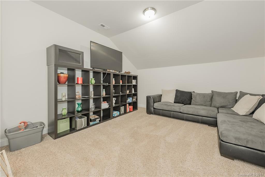 The Gates at Eastview - Residential