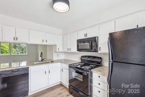 9424 Lexington Circle F Charlotte NC 28213