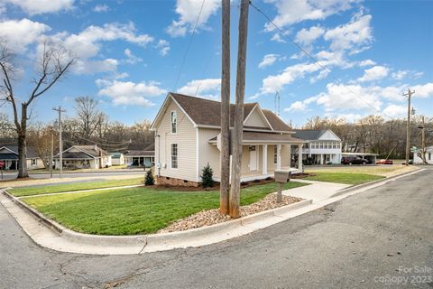 Single Family Residence in Albemarle NC 605 Mason Street 3.jpg