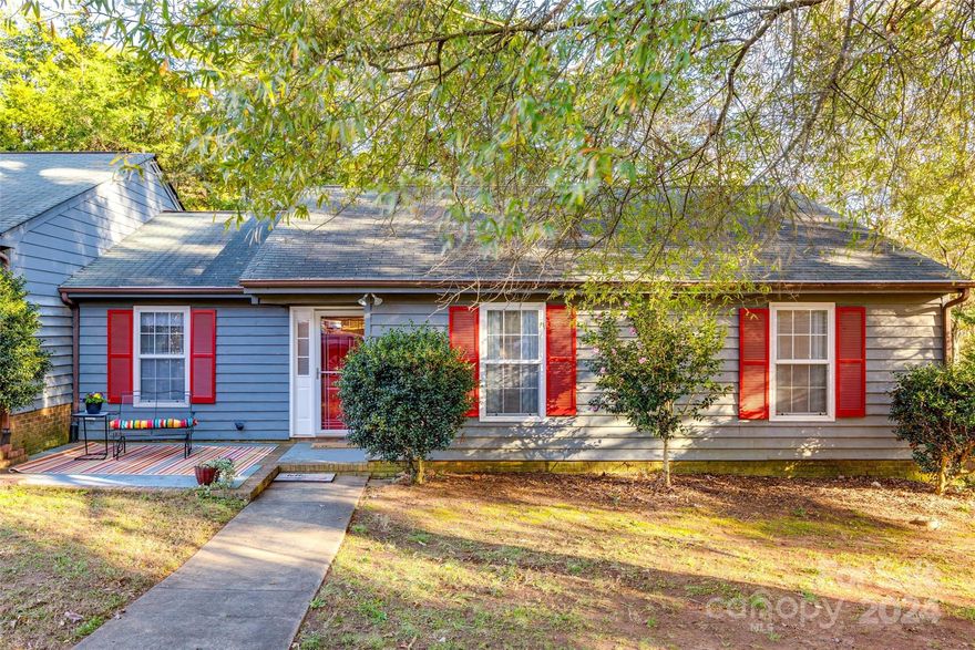 PERFECT LOCATION in the heart of Fort Mill, SC & convenient to all that growing Fort Mill has to offer. Tight little condo community tucked in the beautiful neighborhoods of Regent Park. This end unit condo consist of 3 bedrooms & 2 full bathrooms. Primary and one of the additional bedrooms have fabulous walk in closets. Very Roomy living room with kitchen & dining room all in one main area. Newer, barely used appliances. Washer/dryer does convey with sale of the home. Very well maintained unit and low HOA @ $176/mo. Make your appointment soon!