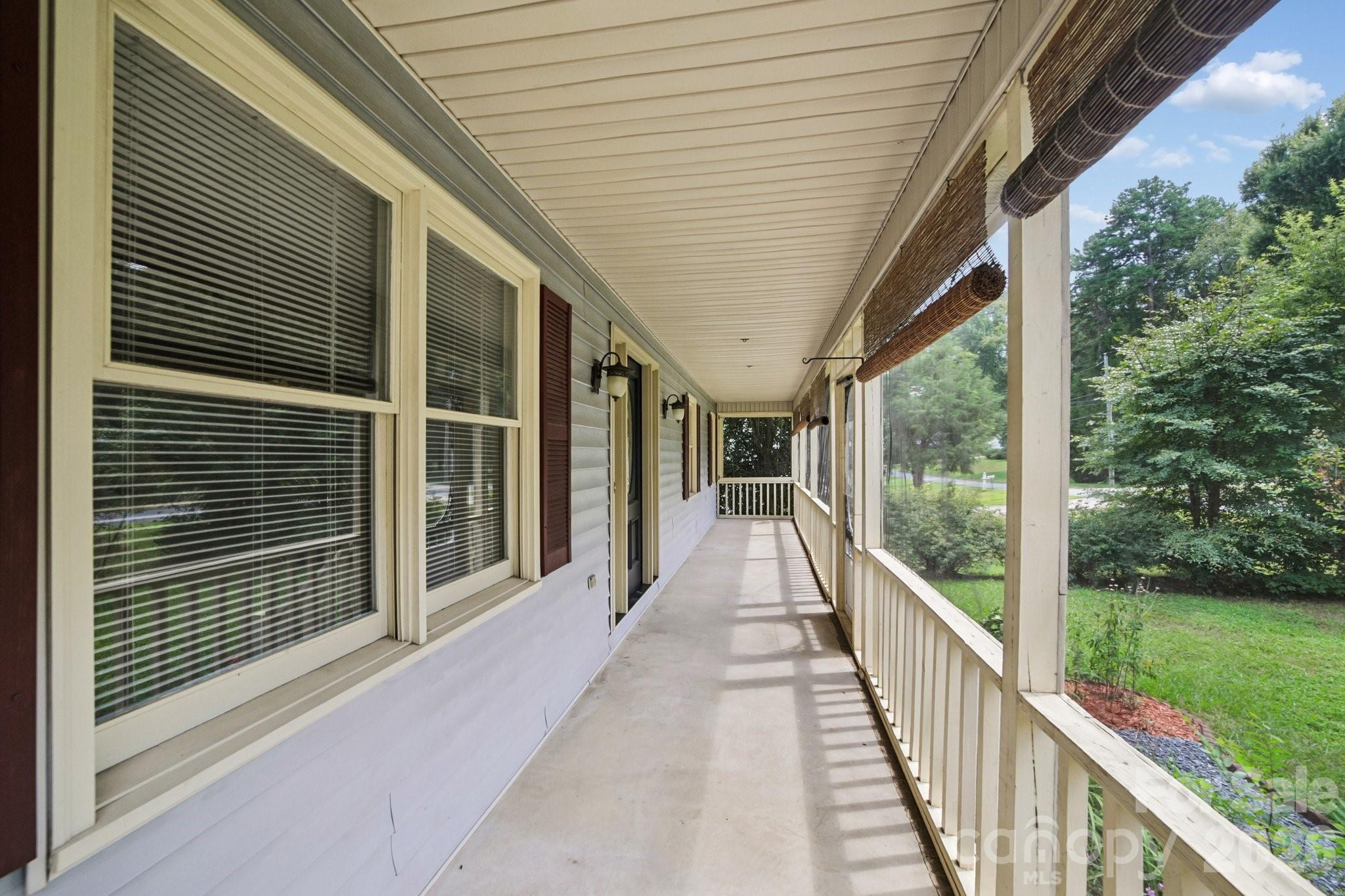 282 Honeycutt Drive SE