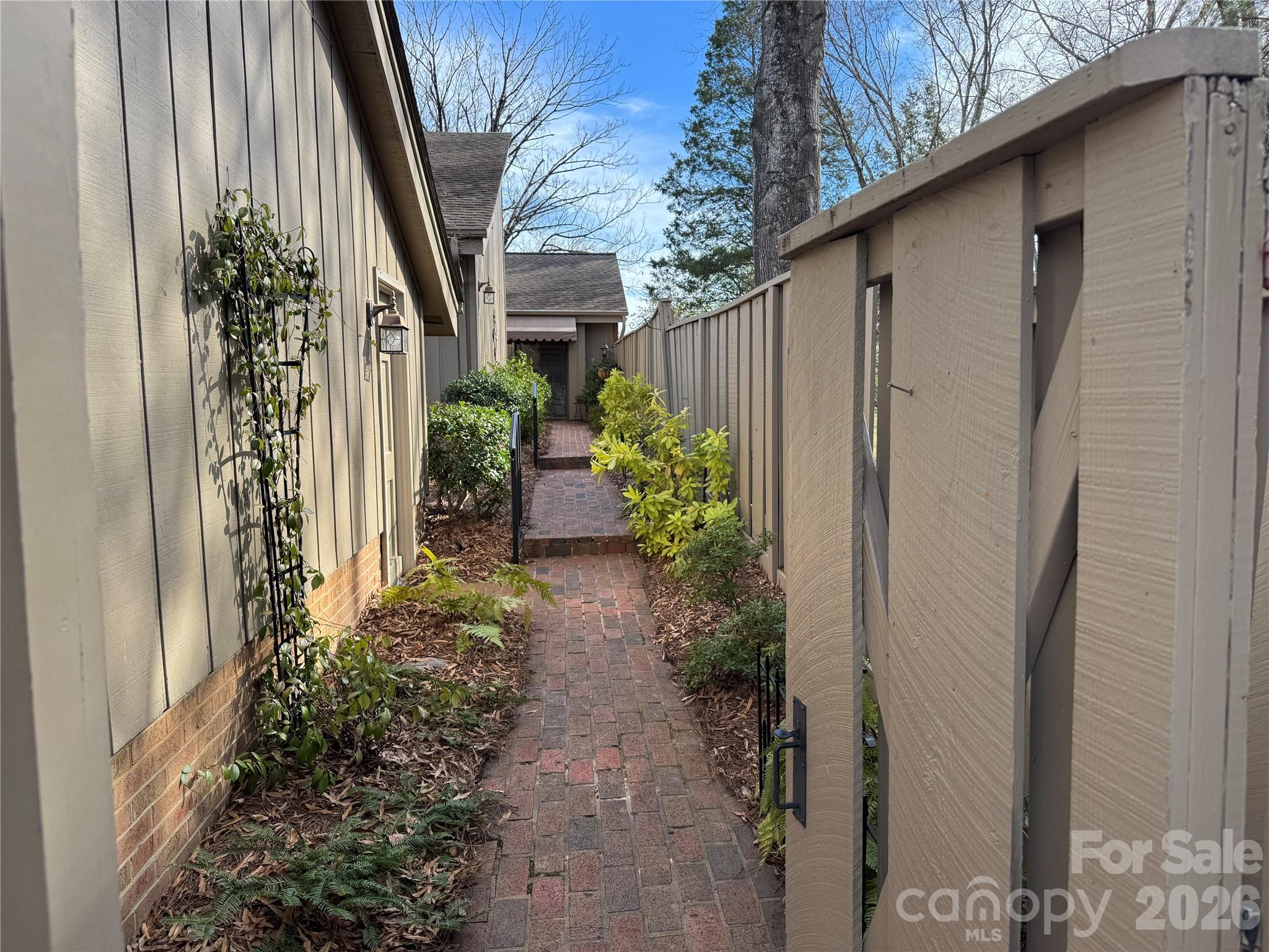 4913 Torrey Pines Court