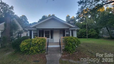 Photo of 910 W Mauney Avenue, Gastonia, NC 28052 (MLS # 4431619)