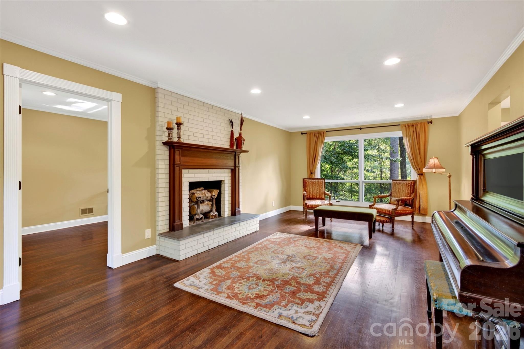 14 Willow Road