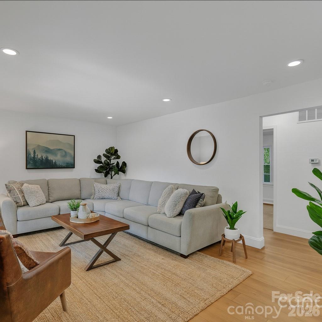 628 Westover Terrace