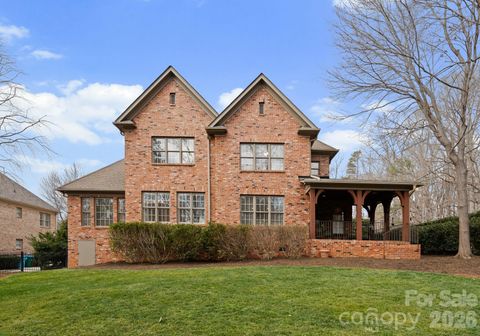 Photo of 1405 Elmsford Lane, Matthews, NC 28105 (MLS # 4387431)