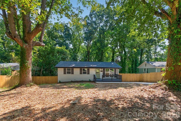 1561 WESTDALE DR, CHARLOTTE, NC 28208 - Image 5cb3e11b904d2f87b4513e53380d96f4/136798536