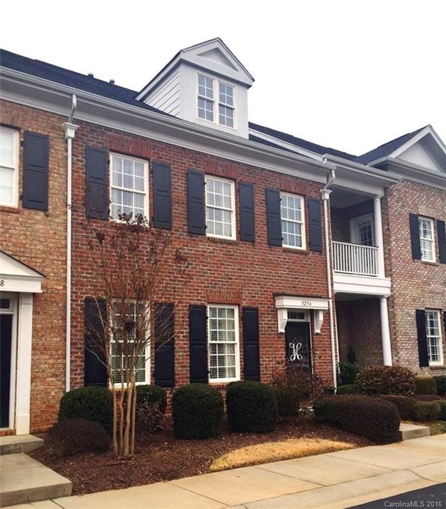 Elegant, luxury townhome in desirable S. Charlotte.  Brick exterior, hardwoods on main, gorgeous kitchen w/granite countertops, backsplash, island, lots of cabinet space, & all SS appliances included.  Bar area off Kit. & walk-in pantry.  Breakfast area overlooking extensive rear courtyard & patio-great entertaining & backload, detached 2-car gar.  Gas log f.p. in Great room. Extensive decorative molding.  Master suite w/dual sinks, separate garden tub & shower.  13-mo HWA Home Warranty offered.