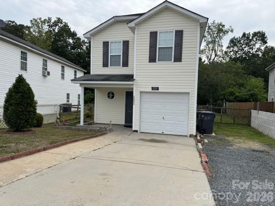 This beautifully maintained home offers 4 bedrooms and 2.5 bathrooms, providing ample space for comfortable family living. The open floor plan features a bright living area, a spacious Kitchen with modern appliances, and generous storage throughout. The primary suite includes a walk-in closet and private bath. Enjoy outdoor living in your large fenced backyard, perfect for gathering or relaxation.
Additional features include central air and heat, modern flooring, an attached garage. Conveniently located near dining,shopping, parks, easy access to major highways.