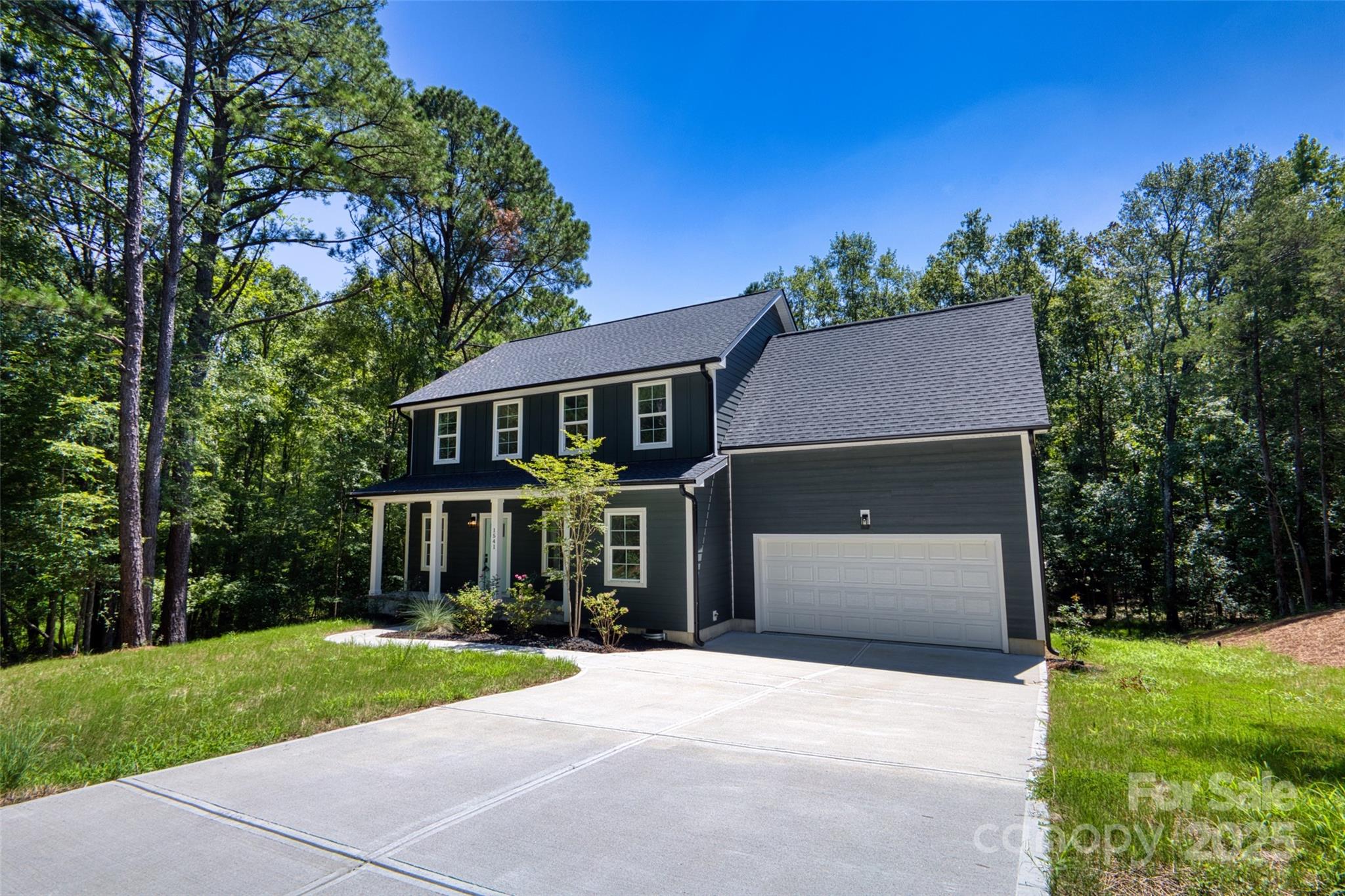 1541 Riverview Circle