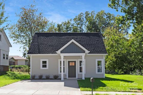 Photo of 1822 Wilson Lee Boulevard, Statesville, NC 28677 (MLS # 4324425)